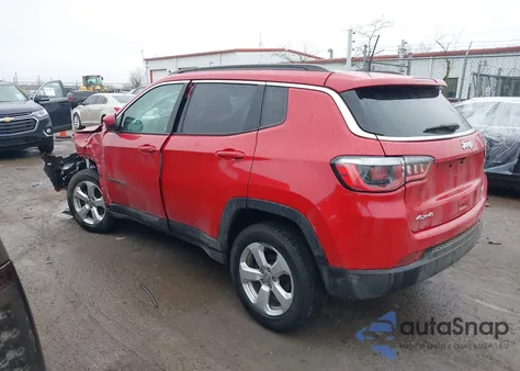 2019 Jeep Compass Latitude 4X4 z USA, uszkodzony, nr VIN 3C4NJDBB8KT641671